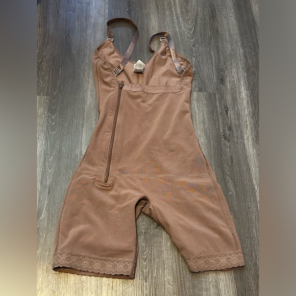 Ann Chery Other - Ann chery size M faja/shapewear NWOT